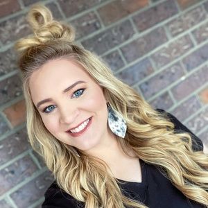 Meet your Posher, Brooke